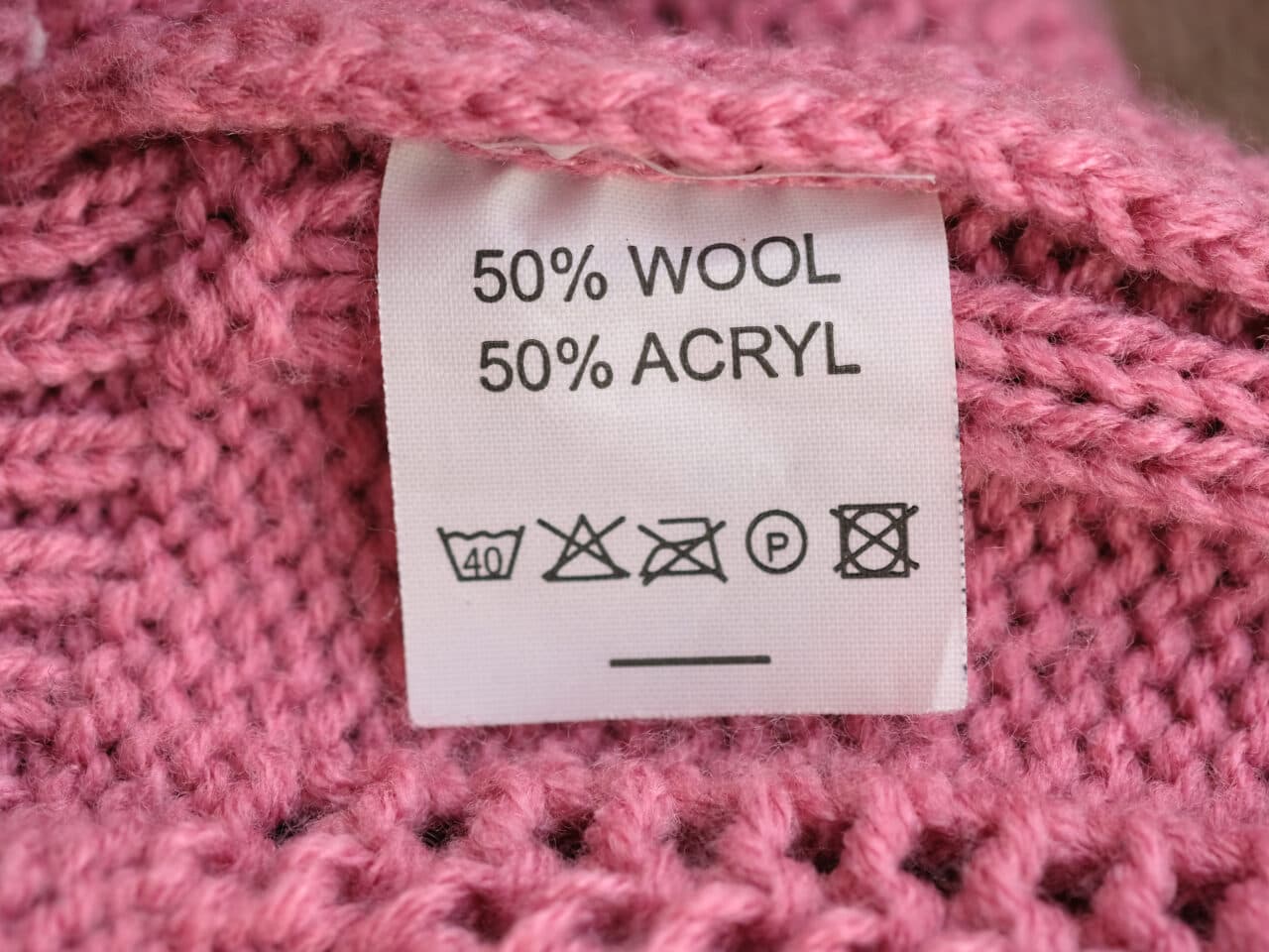 syntetmaterial,rosa,detalj,stickat,kläder