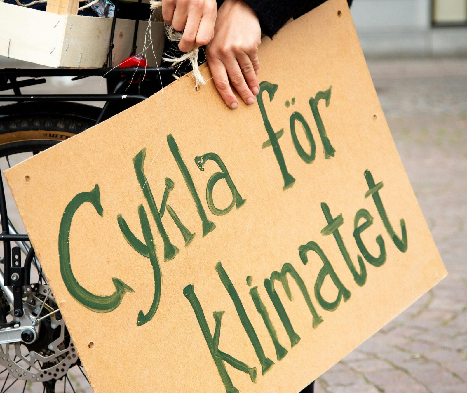 Karin Stenholm och Anna Lindgren, Klimatgruppen i Ängelholm berättar om cykeldemonstrationen i kampanjen Bryt bilberoendet 2023