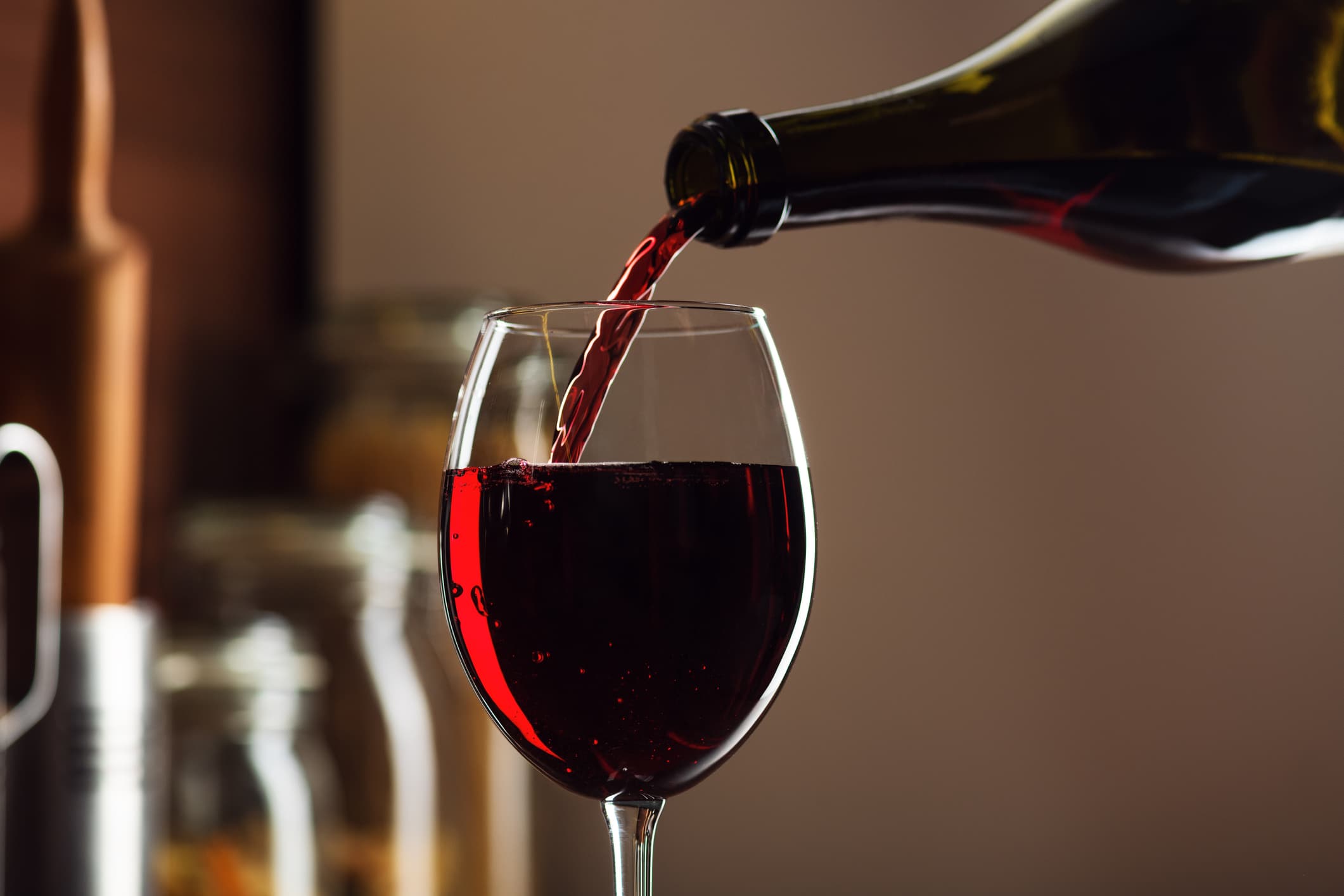 Bild på vin i ett glas
