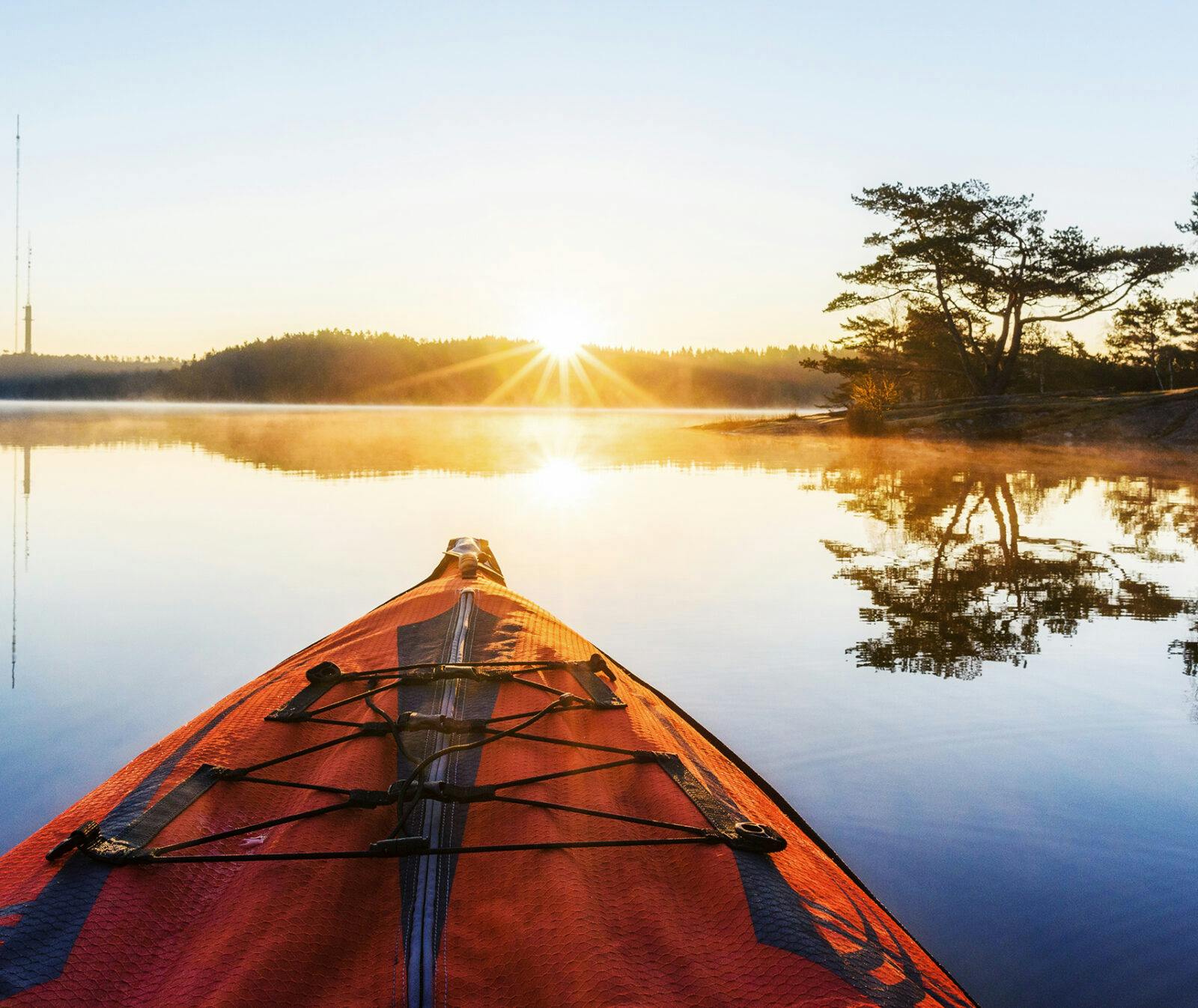kajak, paddling, kanot, stilla vatten, sjö, solnedgång, avkoppling, aktivitet, friluftsliv, solljus, stillhet,