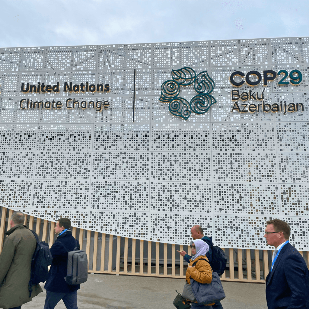 Bild från ingången till klimattoppmötet COP29 i Baku Azerbajdzjan